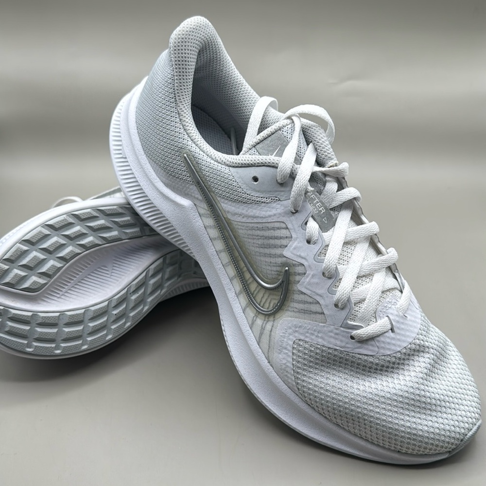 Nike Women’s Downshifter 11 Sneaker White Size 9.5